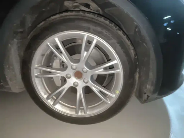 Tesla Model Y — Фото автомобиля 25