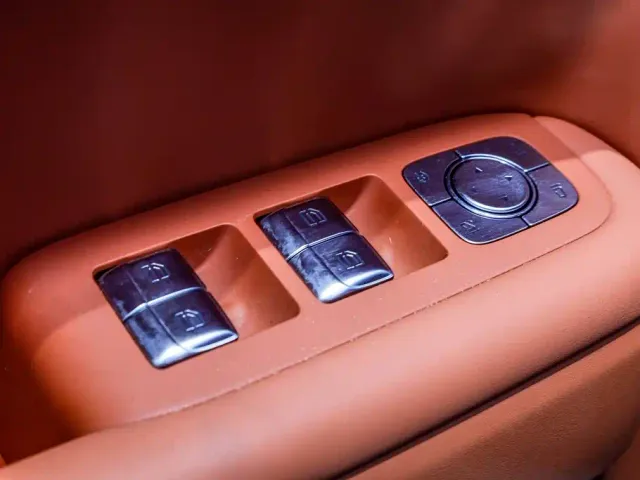 Li Auto L9 — Фото автомобиля 17