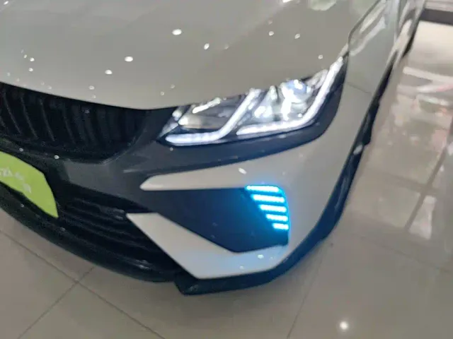Geely Binyue — Фото автомобиля 17