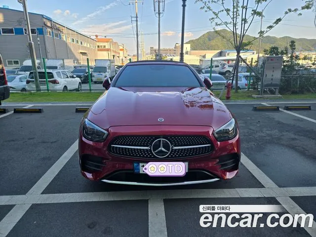 Фотография автомобиля — Mercedes-Benz E-Class