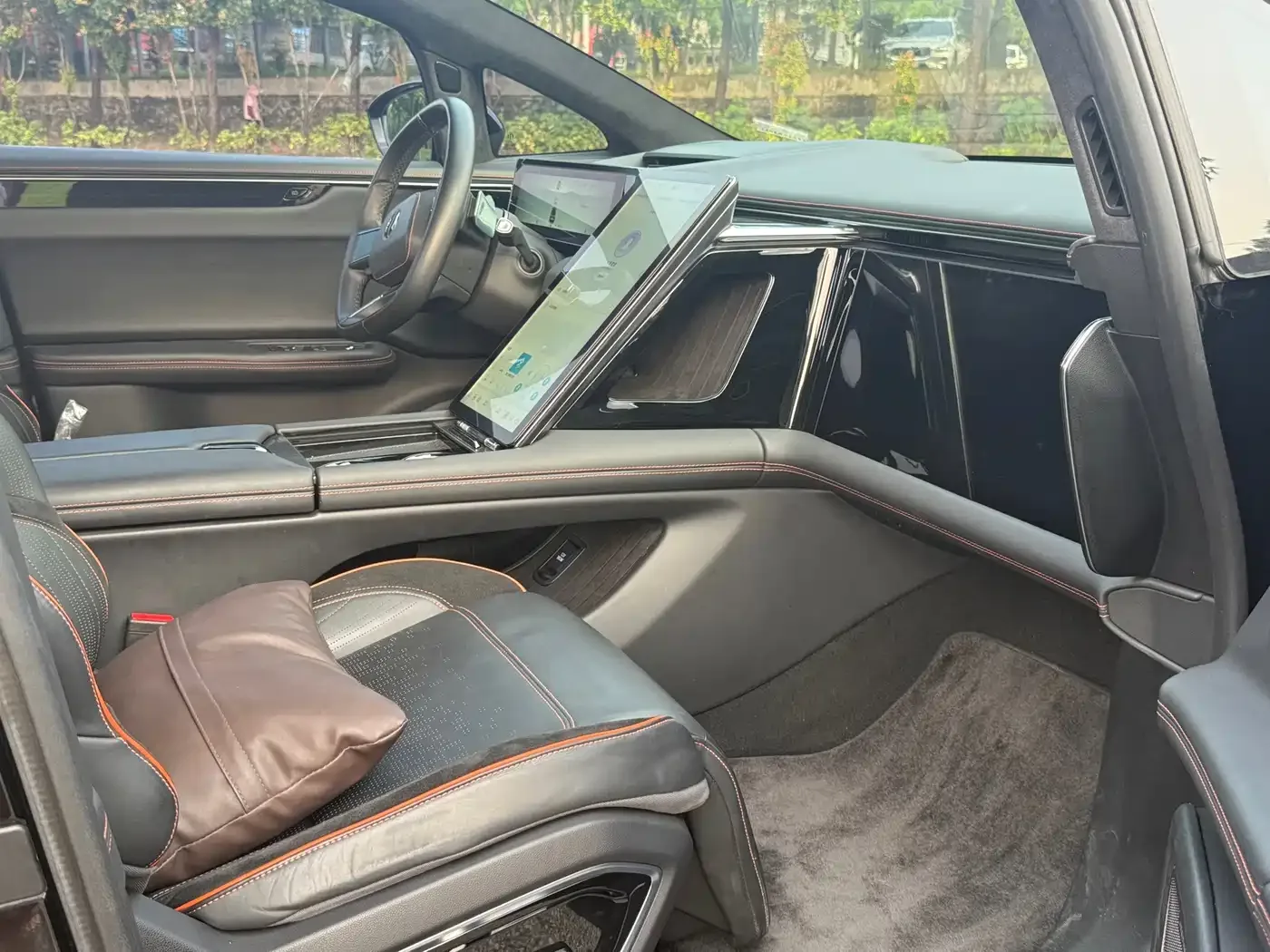 HiPhi HiPhi X 2021 Flagship Edition 6-Seater — Фото автомобиля 8