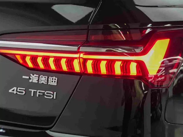 Audi A6L — Фото автомобиля 14