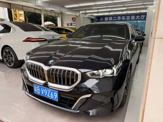 Фотография автомобиля — BMW 5 Series