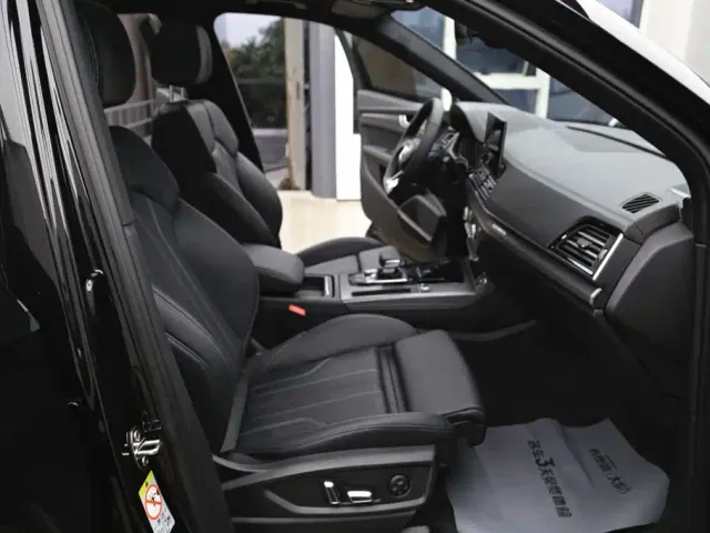 Audi Q5L — Фото автомобиля 23