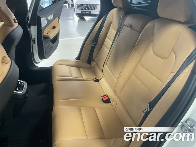 Volvo V60 — Фото автомобиля 11