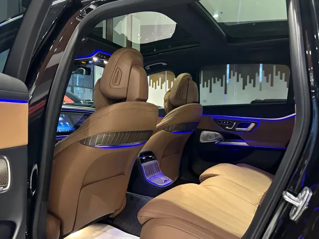 Mercedes-Benz E-Class — Фото автомобиля 16