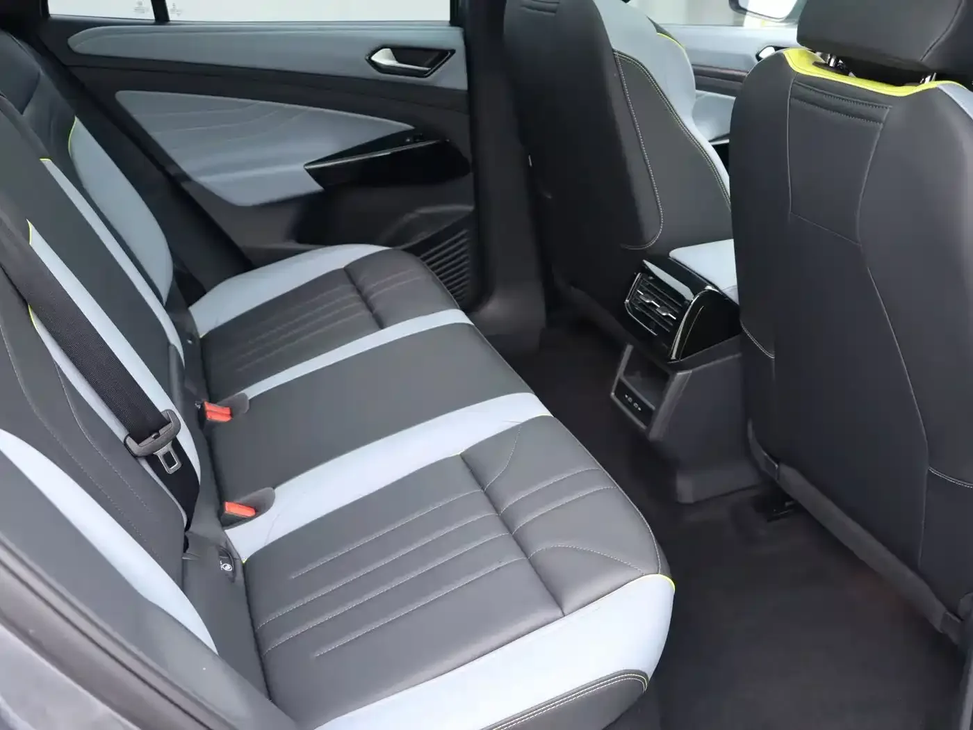 Volkswagen Volkswagen ID.4 X 2025 Smart Edition Outstanding — Фото автомобиля 12