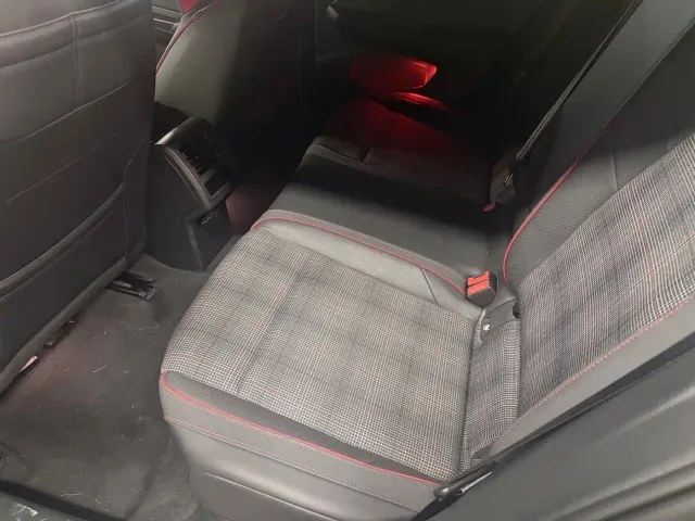 Volkswagen Golf GTI — Фото автомобиля 9