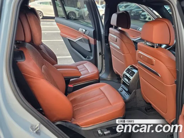 BMW X7 — Фото автомобиля 12