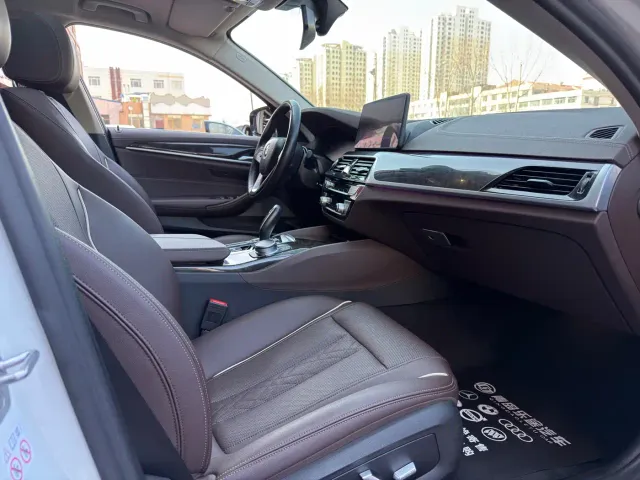 BMW 5 Series — Фото автомобиля 13