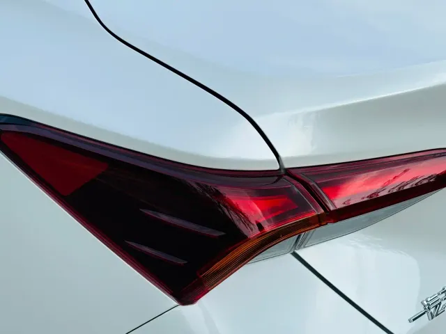 Toyota Avalon 2024 Hybrid 2.0L Luxury Edition — Фото автомобиля 9