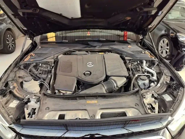 Mercedes-Benz E-Class — Фото автомобиля 15