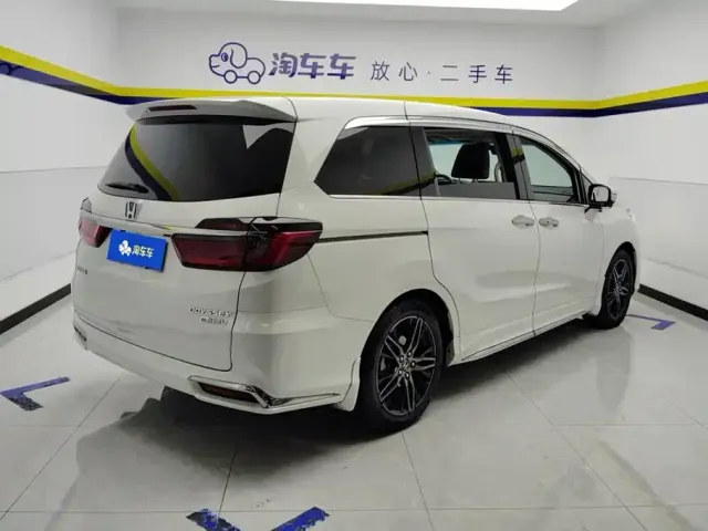 Honda Odyssey — Фото автомобиля 3