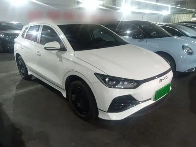BYD e2 — Фото автомобиля 3