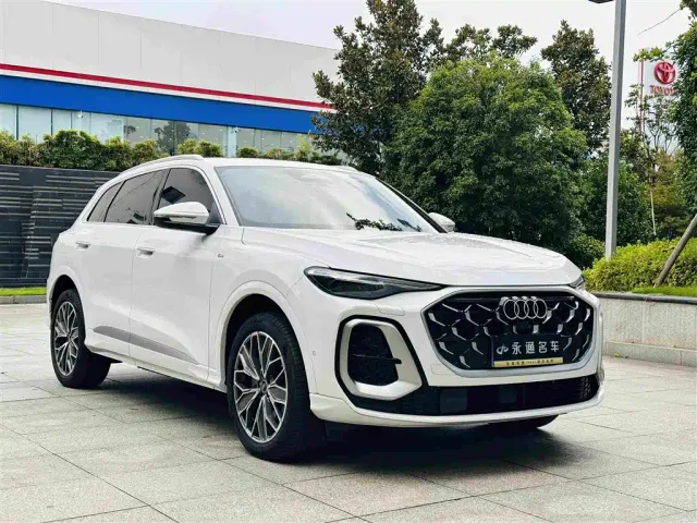 Audi Q5L — Фото автомобиля 3