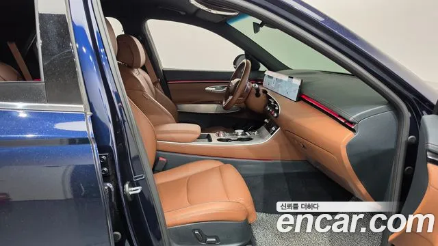 Genesis GV70 — Фото автомобиля 16