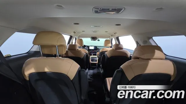 Kia Carnival Generation 4 — Фото автомобиля 25