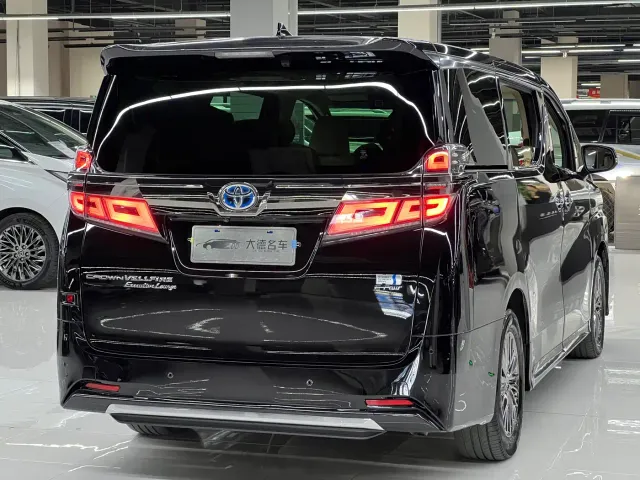 Toyota Vellfire — Фото автомобиля 4