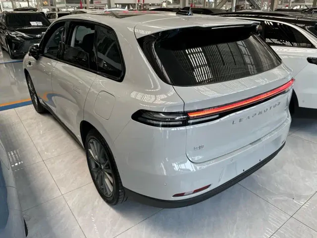 Leapmotor C10 — Фото автомобиля 17