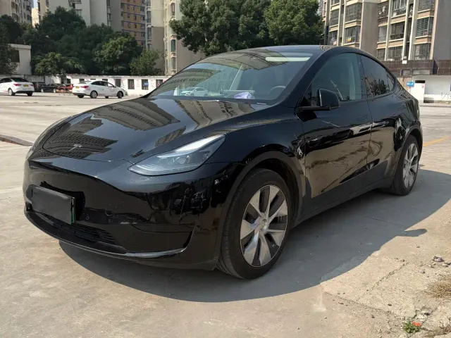 Фотография автомобиля — Tesla Model Y