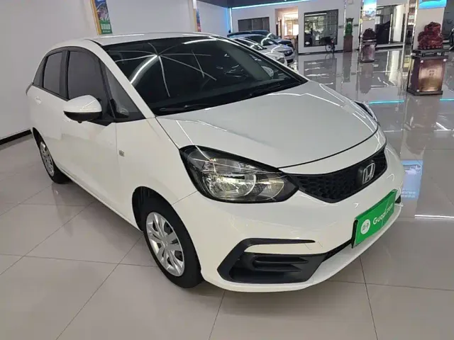 Honda Fit — Фото автомобиля 3