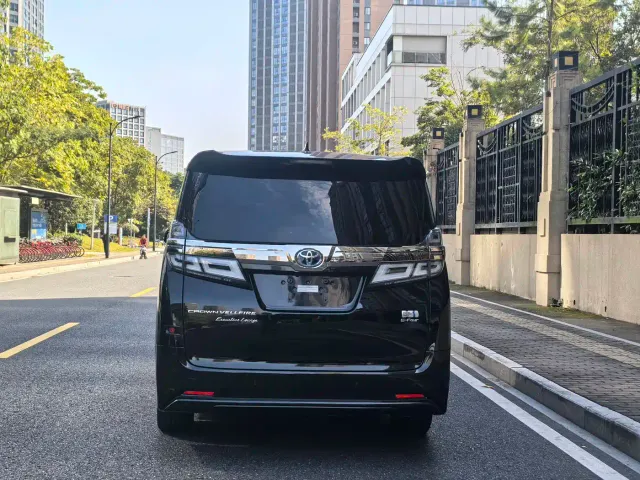 Toyota Vellfire — Фото автомобиля 15