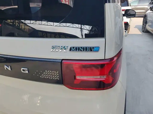 Wuling Hongguang Mini EV — Фото автомобиля 7