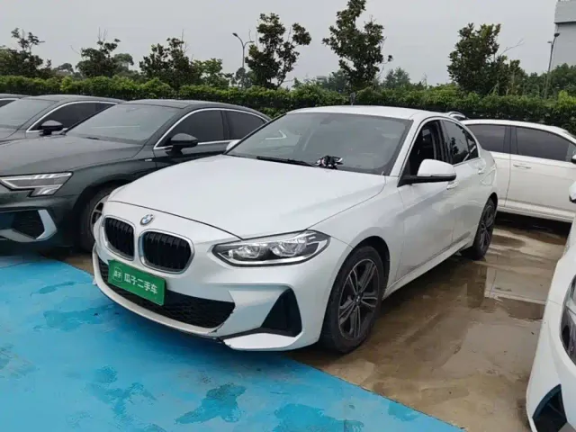 Фотография автомобиля — BMW 1 Series