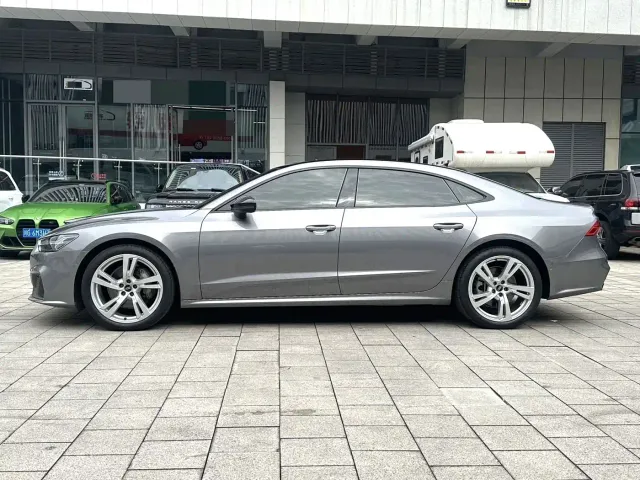 Audi A7L — Фото автомобиля 4