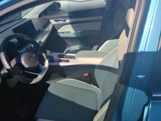 Geely Emgrand L — Фото автомобиля 9