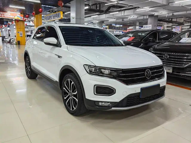 Volkswagen T-Roc — Фото автомобиля 3