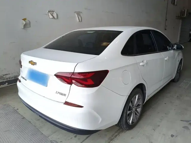 Chevrolet Monza — Фото автомобиля 6