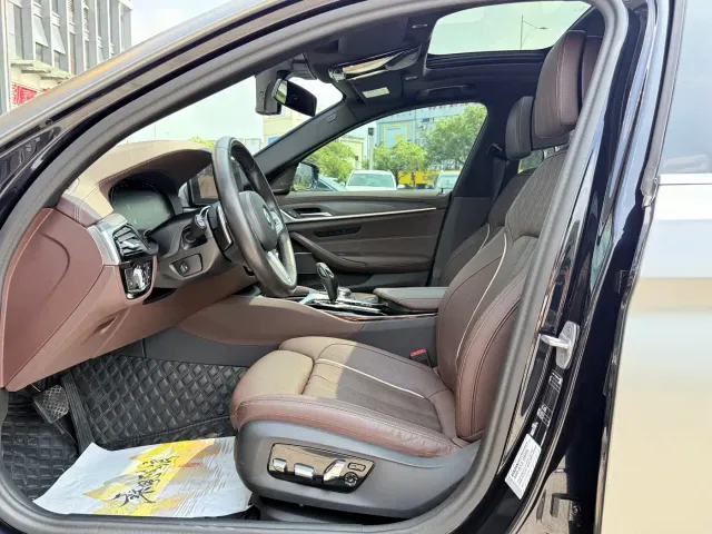 BMW 5 Series — Фото автомобиля 14