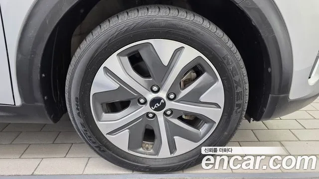 Kia Niro — Фото автомобиля 6