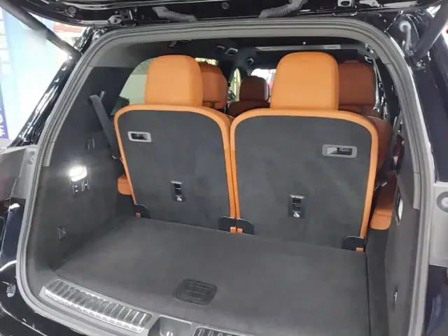 Li Auto L9 — Фото автомобиля 18