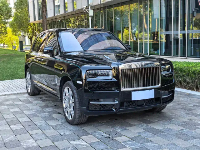 Rolls-Royce Cullinan — Фото автомобиля 3