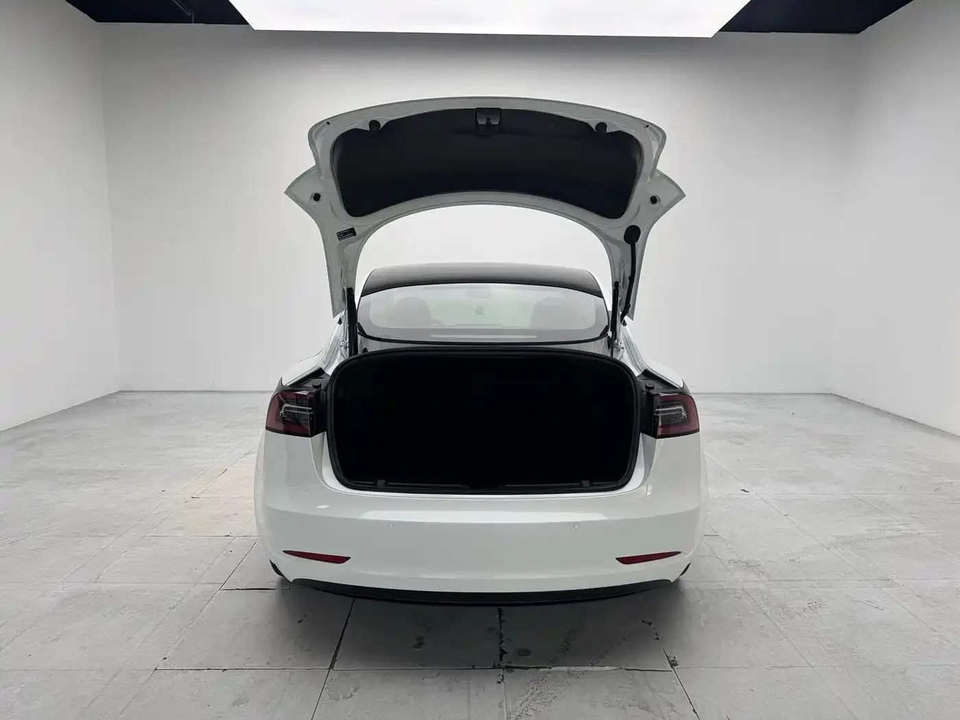 Tesla Model 3 2022 Model Rear-Wheel Drive Version — Фото автомобиля 8
