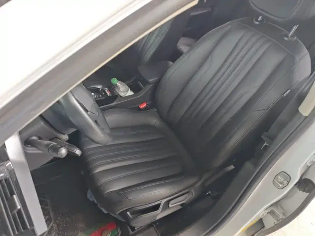 Peugeot 408 — Фото автомобиля 9