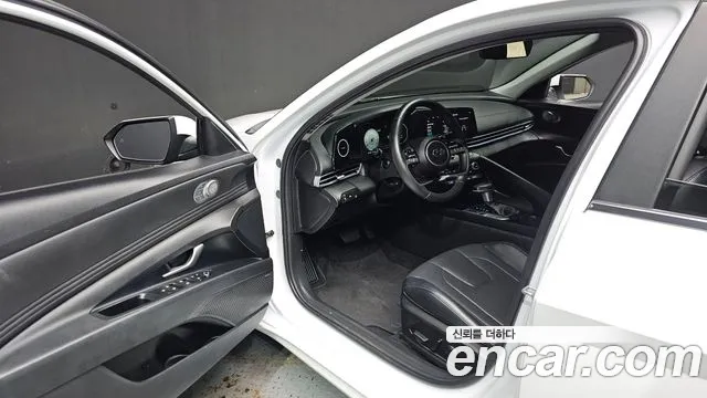 Hyundai Avante CN7 — Фото автомобиля 15