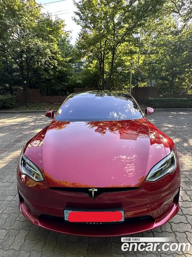 Tesla Model S — Фото автомобиля 3