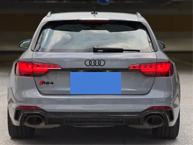 Audi RS 4 — Фото автомобиля 8