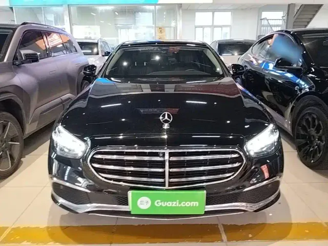 Mercedes-Benz E-Class — Фото автомобиля 2