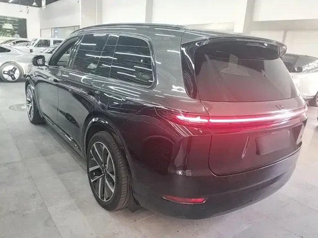 Li Auto L9 — Фото автомобиля 4