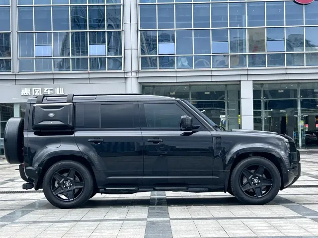Land Rover Defender — Фото автомобиля 5