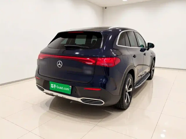 Mercedes-Benz EQE SUV — Фото автомобиля 6