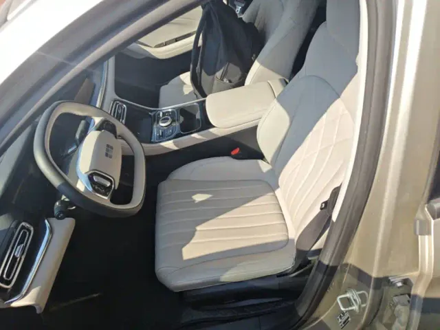 Geely Galaxy Stellar 6 — Фото автомобиля 19