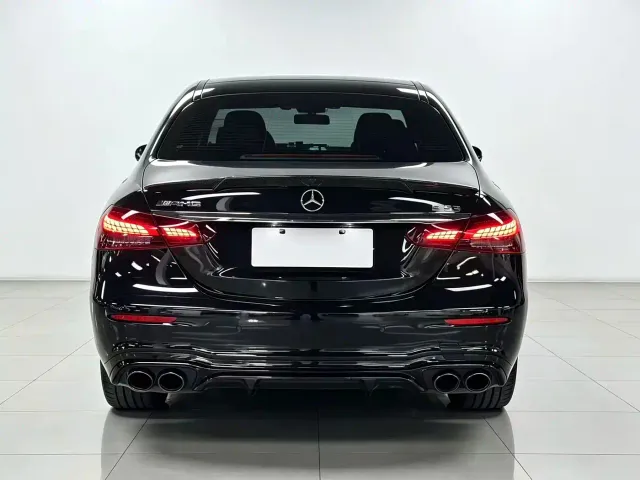 Mercedes-Benz E-Class AMG — Фото автомобиля 8