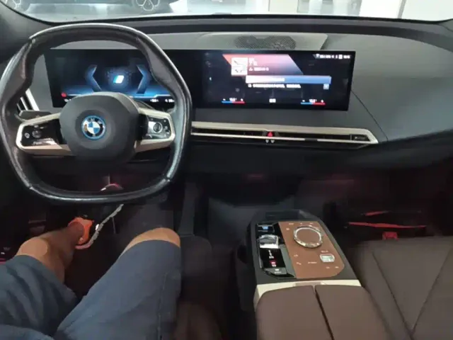 BMW iX — Фото автомобиля 5