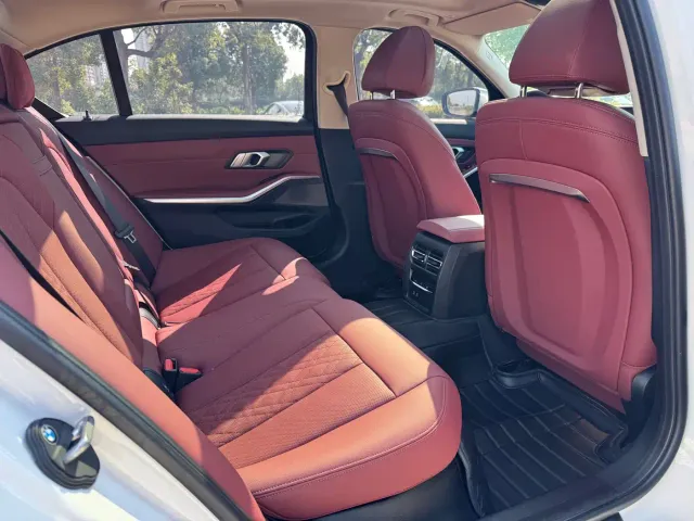 BMW 3 Series — Фото автомобиля 12