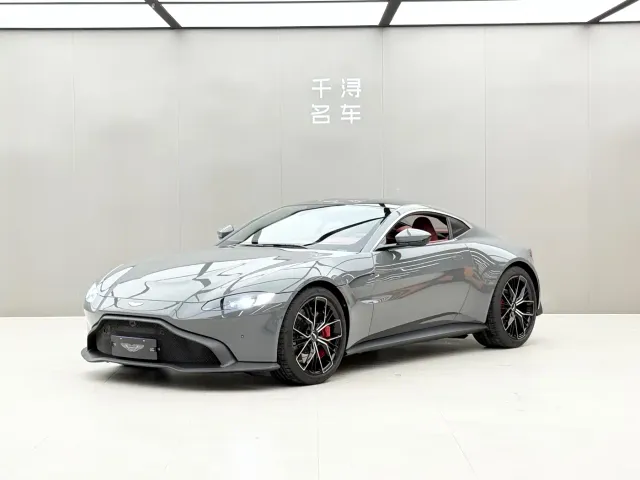 Фотография автомобиля — Aston Martin V8 Vantage